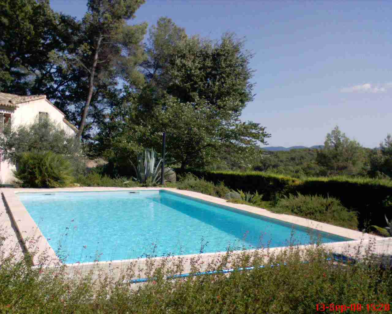 Haus mit Schwimmbad und Ansicht Haus mit Schwimmbad und Ansicht